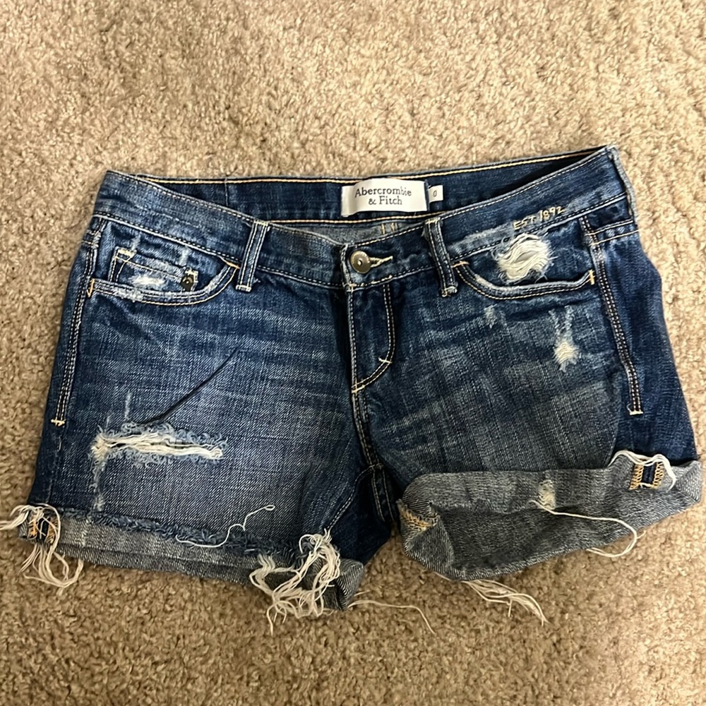 Abercrombie & Fitch low rise shorts